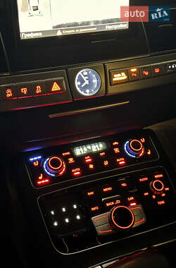 Седан Audi A8 2015 в 