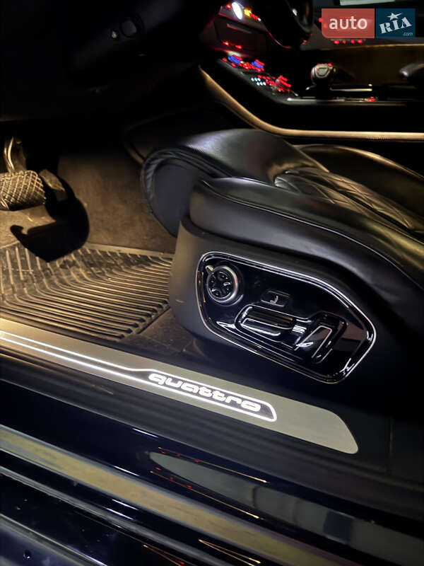 Седан Audi A8 2015 в Ивано-Франковске