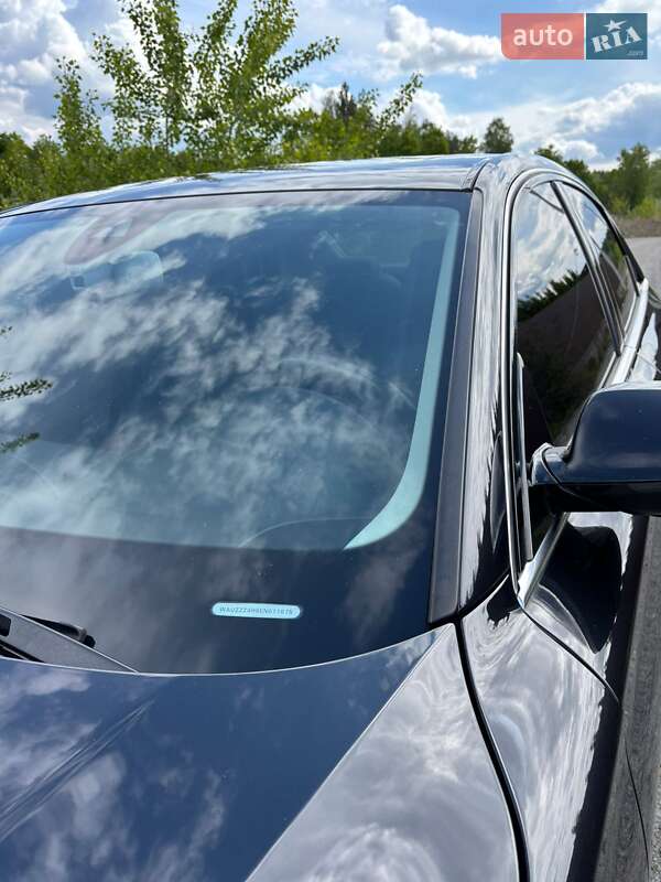Седан Audi A8 2014 в Киеве