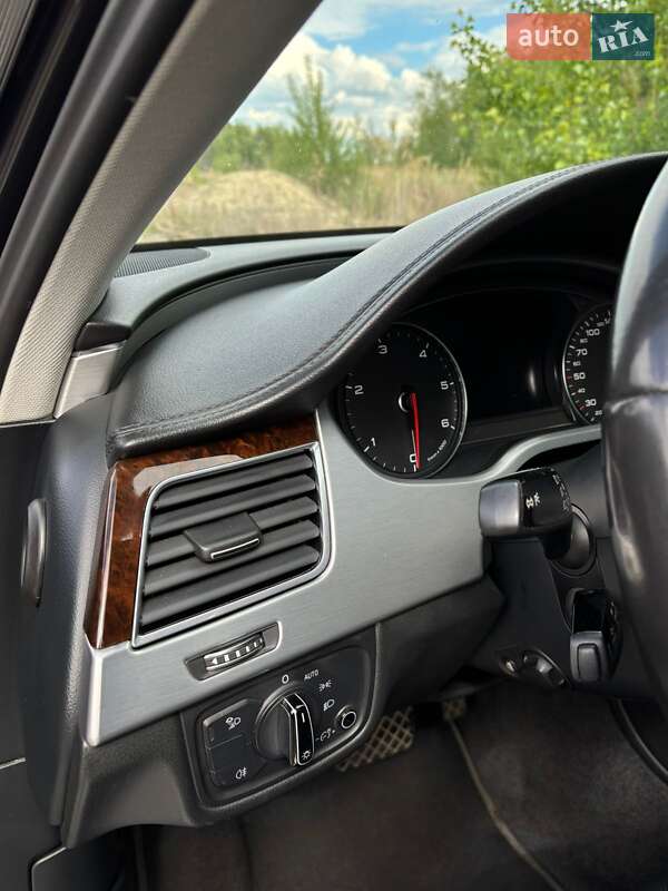 Седан Audi A8 2014 в Киеве