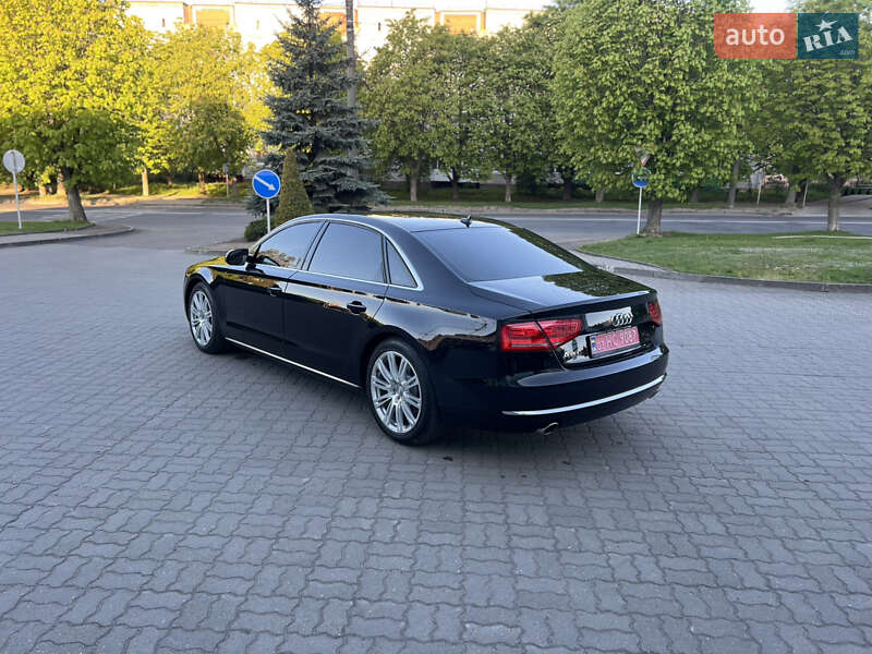 Седан Audi A8 2013 в Луцьку
