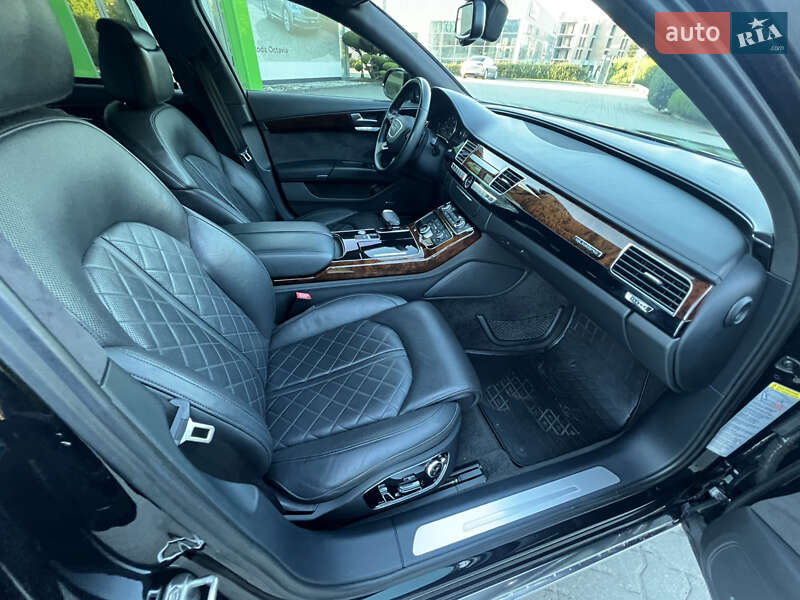 Седан Audi A8 2013 в Луцьку