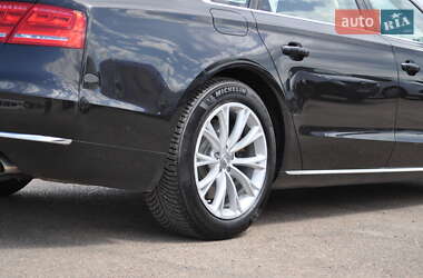 Седан Audi A8 2012 в 