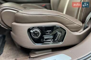 Седан Audi A8 2012 в 