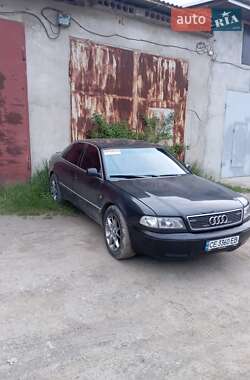 Седан Audi A8 1996 в Бурштыне