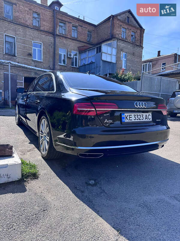 Седан Audi A8 2017 в Днепре