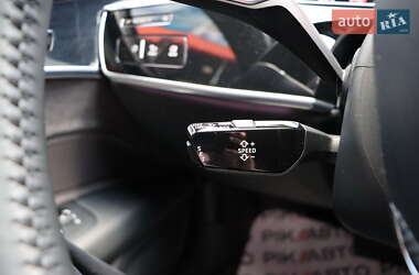 Седан Audi A8 2018 в 