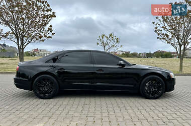 Седан Audi A8 2015 в 
