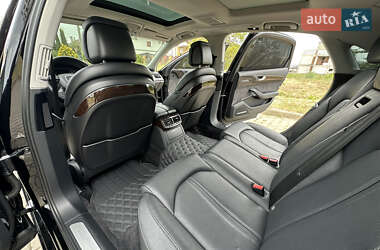Седан Audi A8 2015 в 