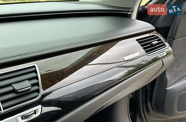 Седан Audi A8 2015 в 