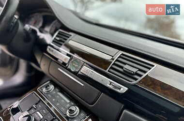 Седан Audi A8 2015 в 