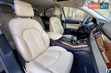 Седан Audi A8 2013 в 
