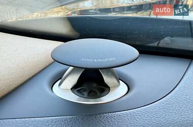 Седан Audi A8 2013 в 