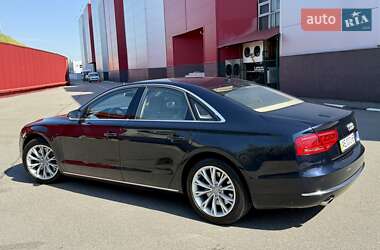 Седан Audi A8 2010 в 