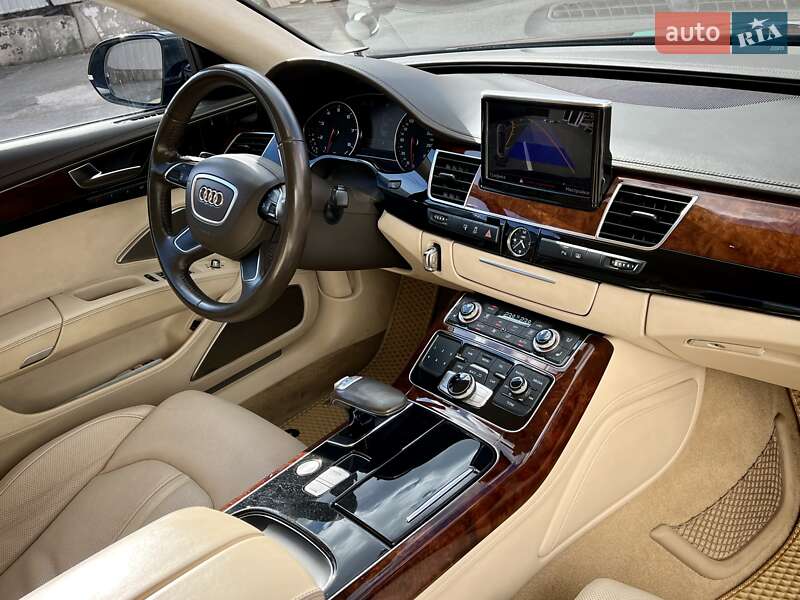 Седан Audi A8 2010 в Киеве