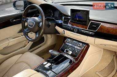 Седан Audi A8 2010 в 