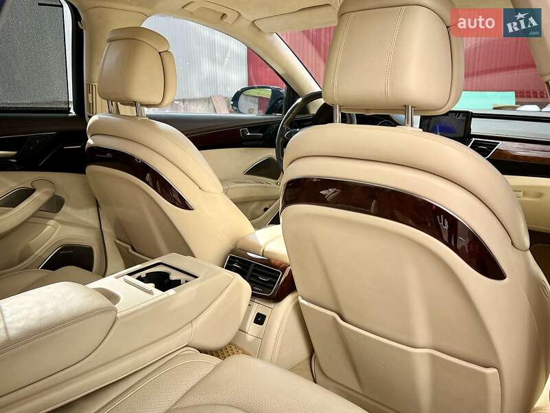 Седан Audi A8 2010 в Киеве