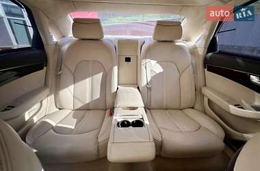 Седан Audi A8 2010 в 
