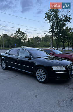 Седан Audi A8 2004 в 