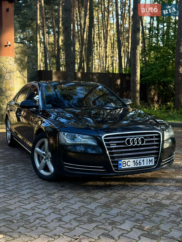 Седан Audi A8 2012 в 