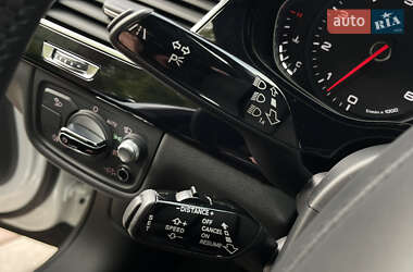 Седан Audi A8 2016 в 