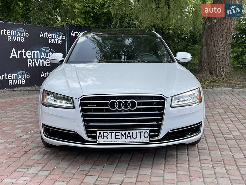 Седан Audi A8 2016 в 