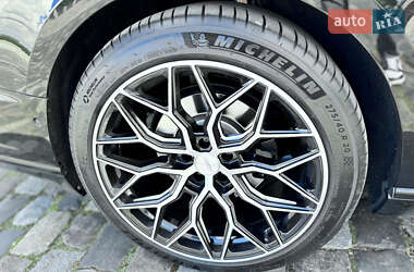Седан Audi A8 2017 в 