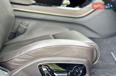 Седан Audi A8 2017 в 