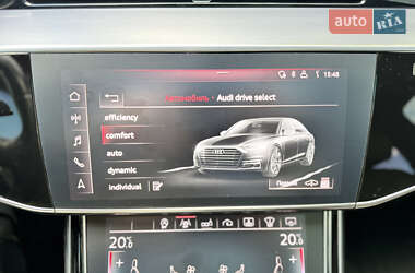 Седан Audi A8 2017 в 
