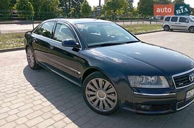Седан Audi A8 2004 в 