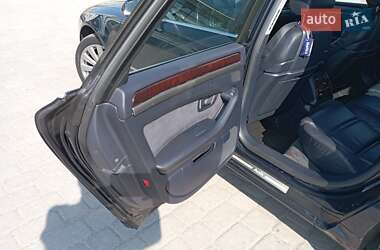 Седан Audi A8 2004 в 