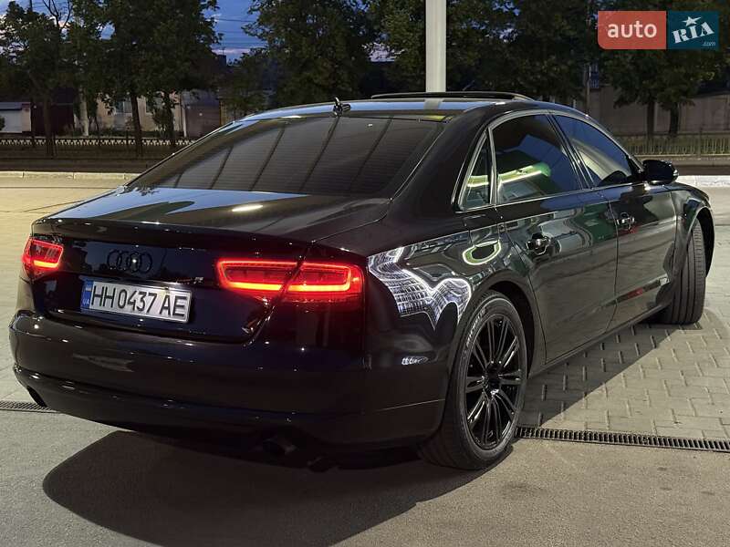 Седан Audi A8 2013 в Николаеве