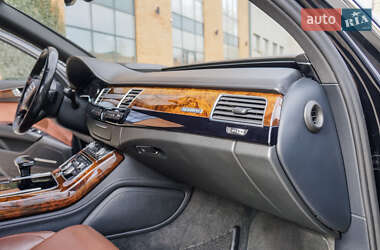 Седан Audi A8 2016 в 