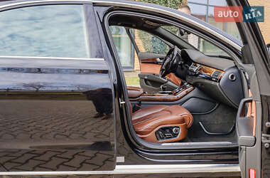 Седан Audi A8 2016 в 