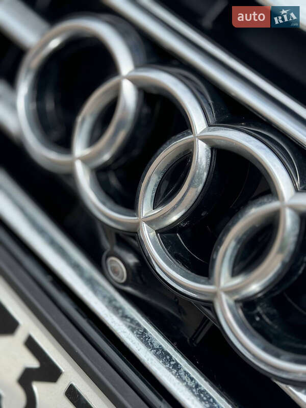 Седан Audi A8 2013 в Киеве