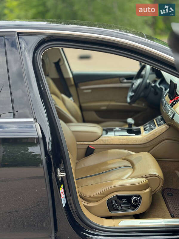 Седан Audi A8 2013 в Киеве