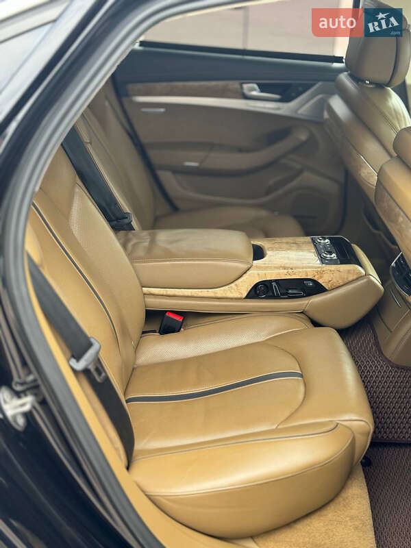 Седан Audi A8 2013 в Киеве