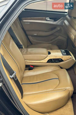 Седан Audi A8 2013 в 