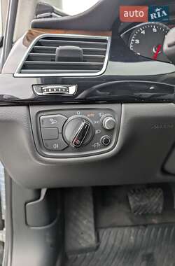 Седан Audi A8 2017 в 