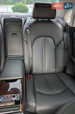 Седан Audi A8 2017 в 