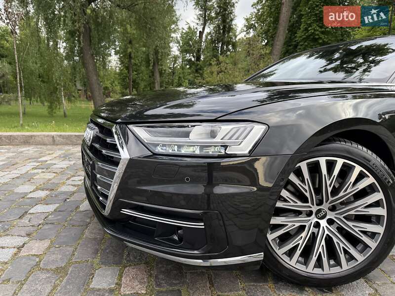 Седан Audi A8 2021 в Киеве
