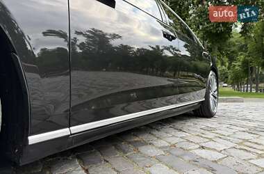 Седан Audi A8 2021 в 