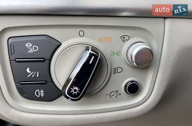 Седан Audi A8 2013 в 