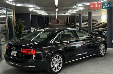 Седан Audi A8 2013 в 