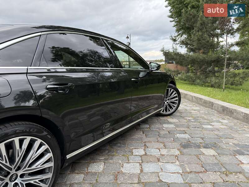 Седан Audi A8 2021 в Киеве