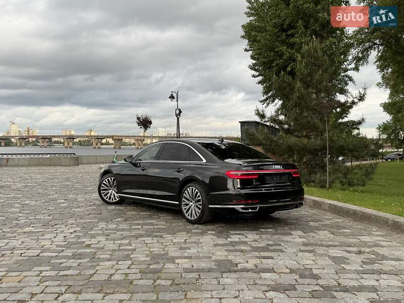 Седан Audi A8 2021 в Киеве