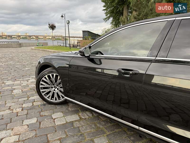 Седан Audi A8 2021 в Киеве