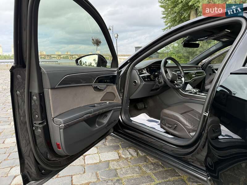 Седан Audi A8 2021 в Киеве