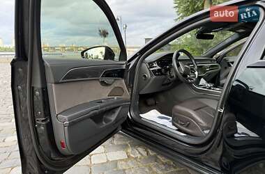 Седан Audi A8 2021 в 