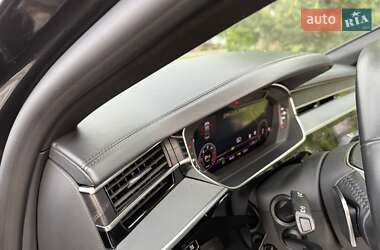 Седан Audi A8 2021 в 
